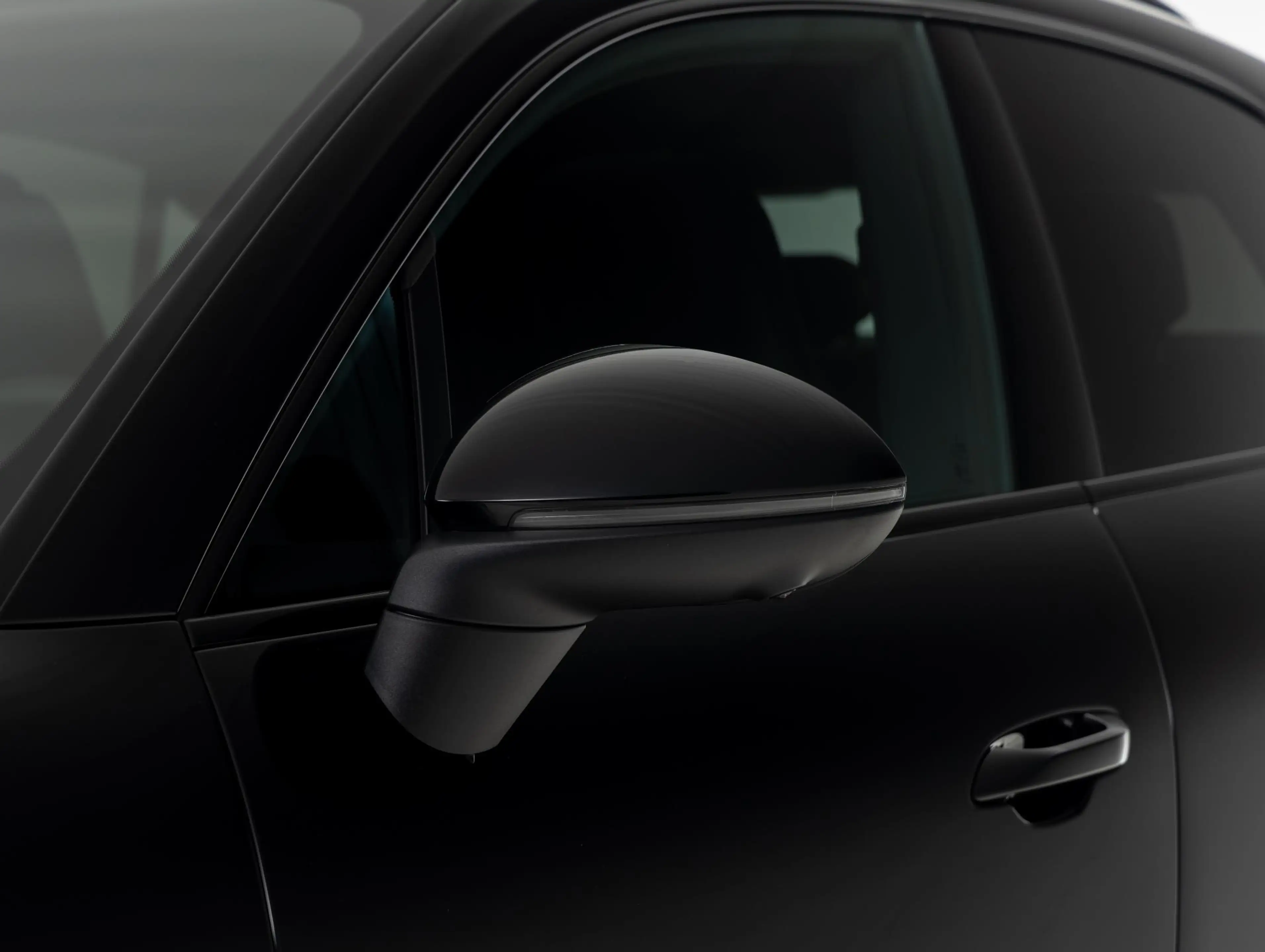 Porsche Macan — photo 26