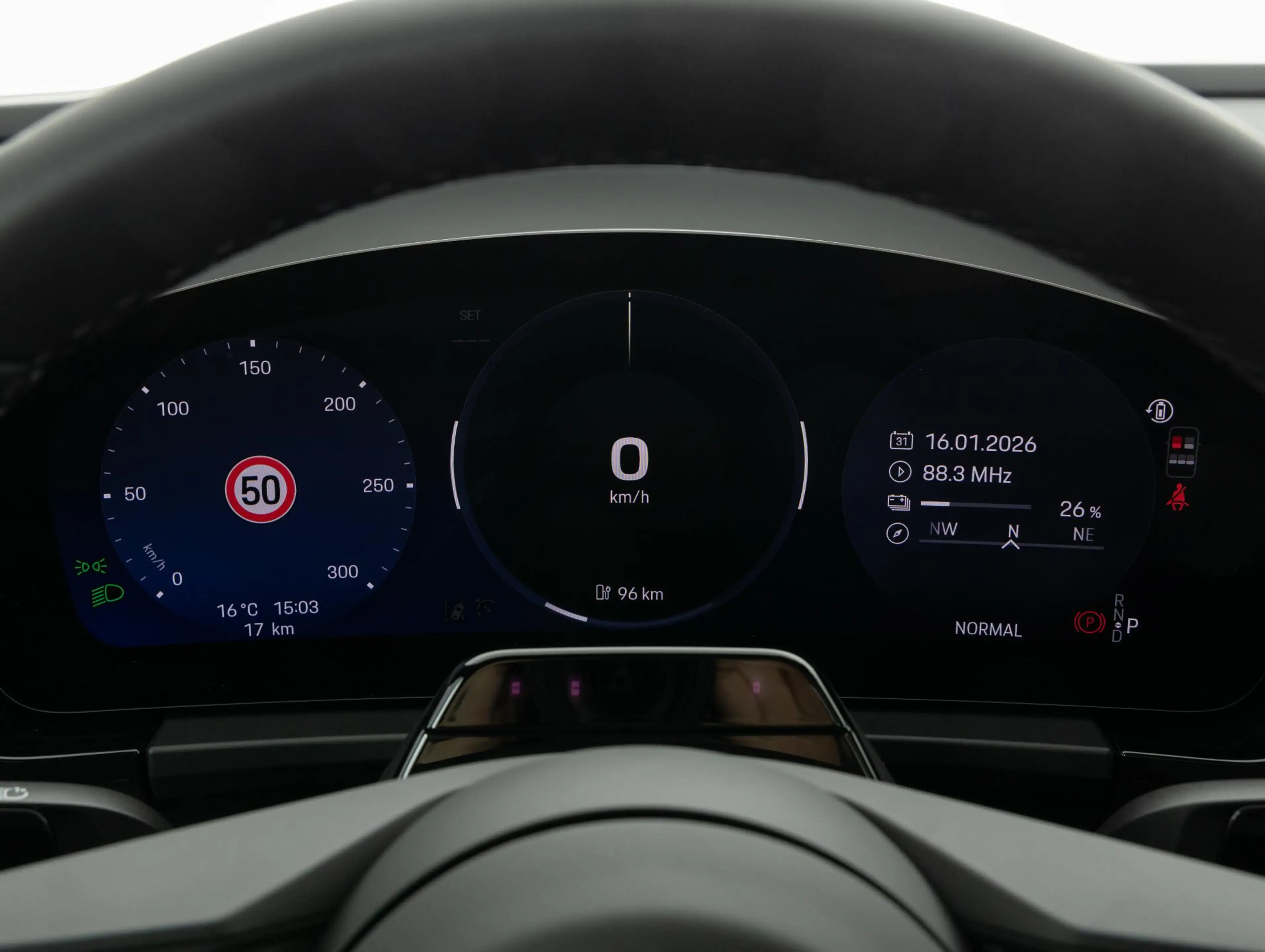 Porsche Macan — photo 17