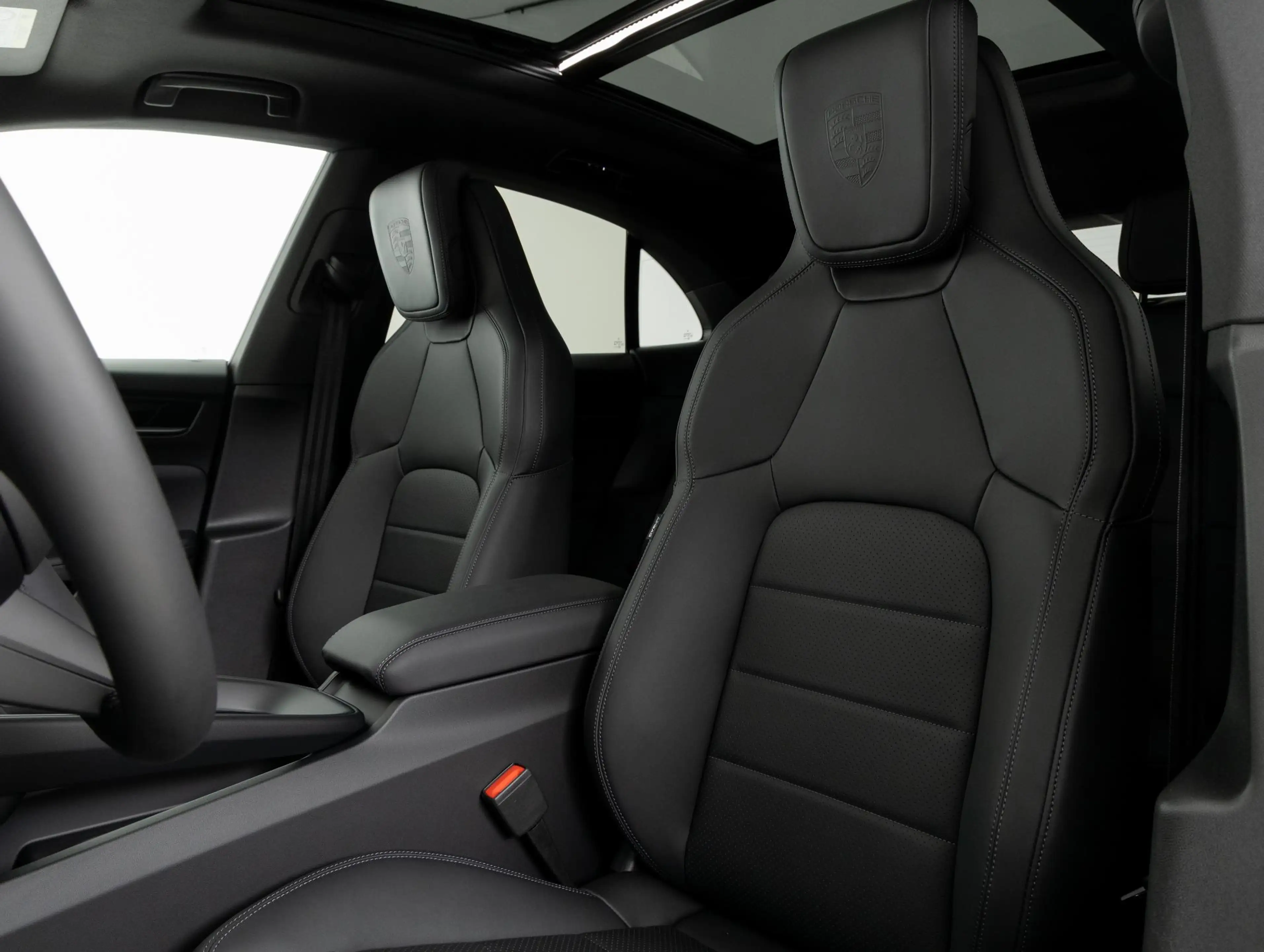 Porsche Macan — photo 4