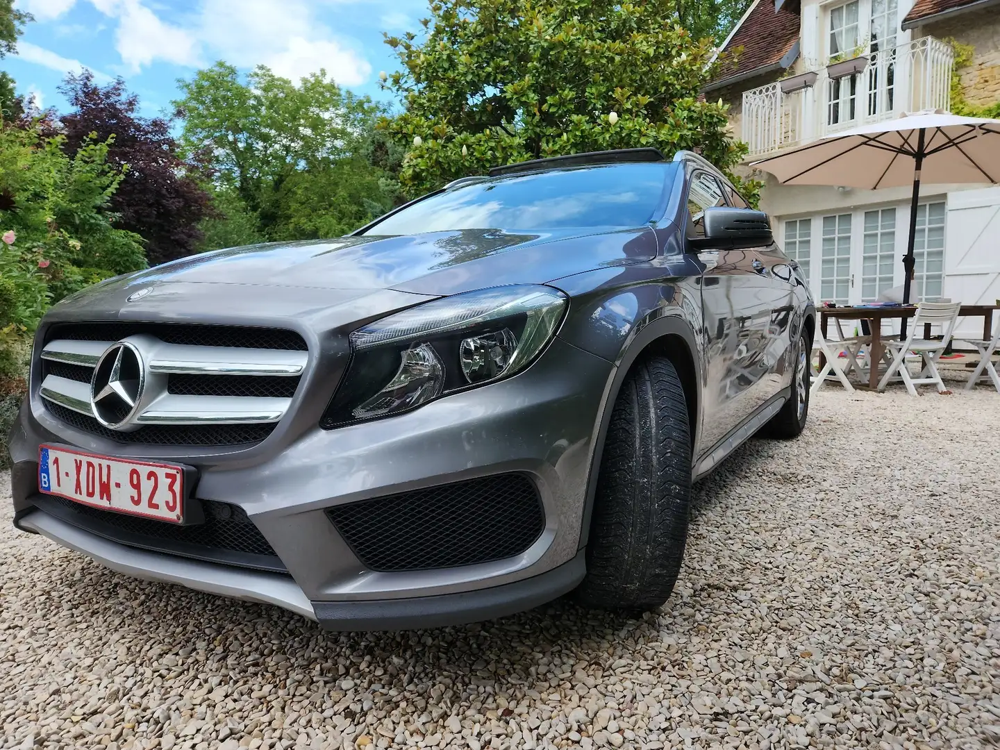 Mercedes-Benz GLA 200 amg intérieur/ extérieur Grijs - 2