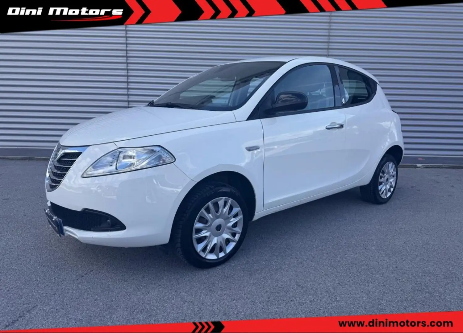Lancia Ypsilon 0.9 TwinAir 85 CV 5 porte Metano Gold OK NEO Bianco - 1