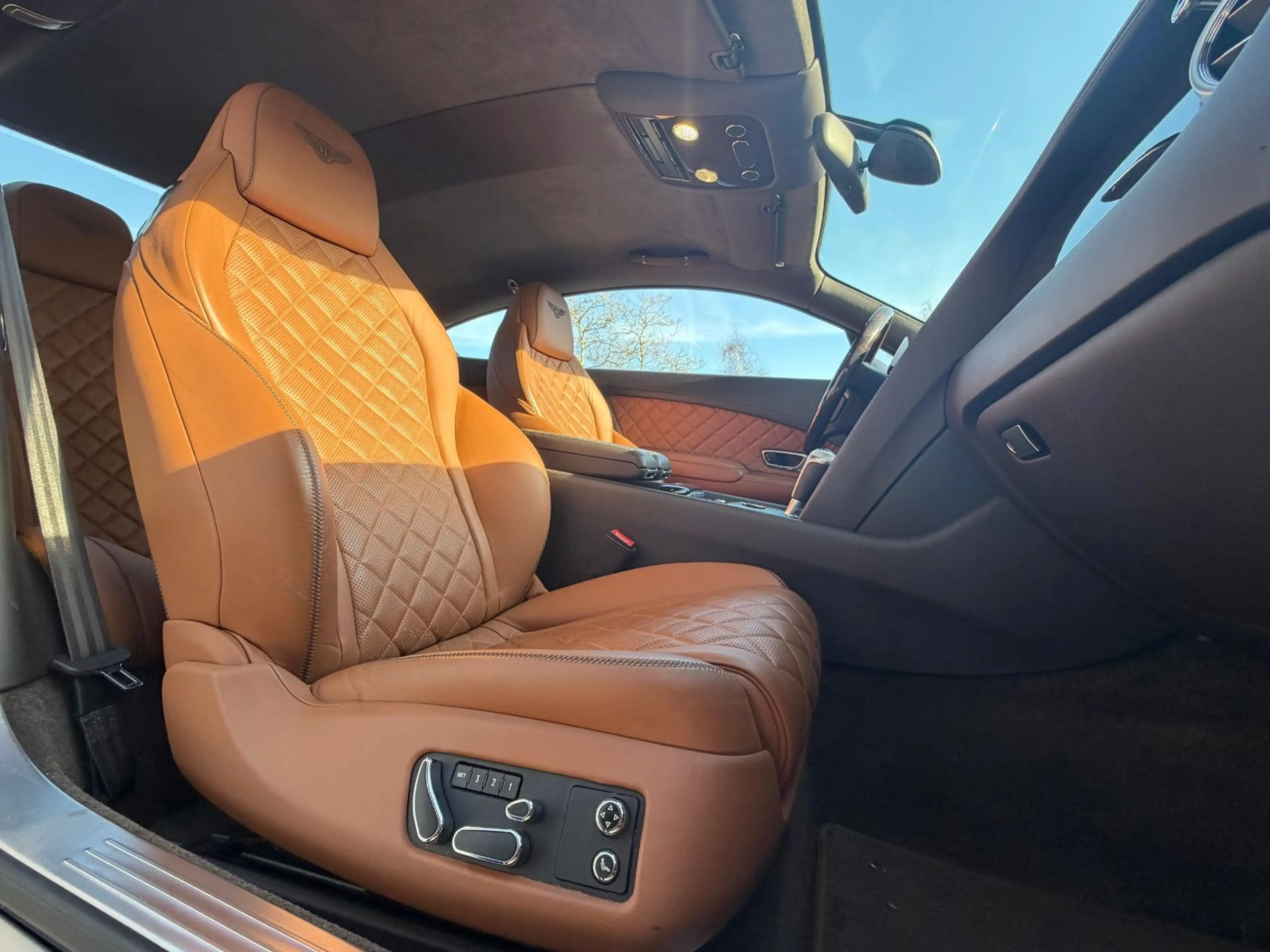 Bentley Continental GT CONTINENTAL GT 4.0 V8 S 4WD AKRAPOVIC — photo 15
