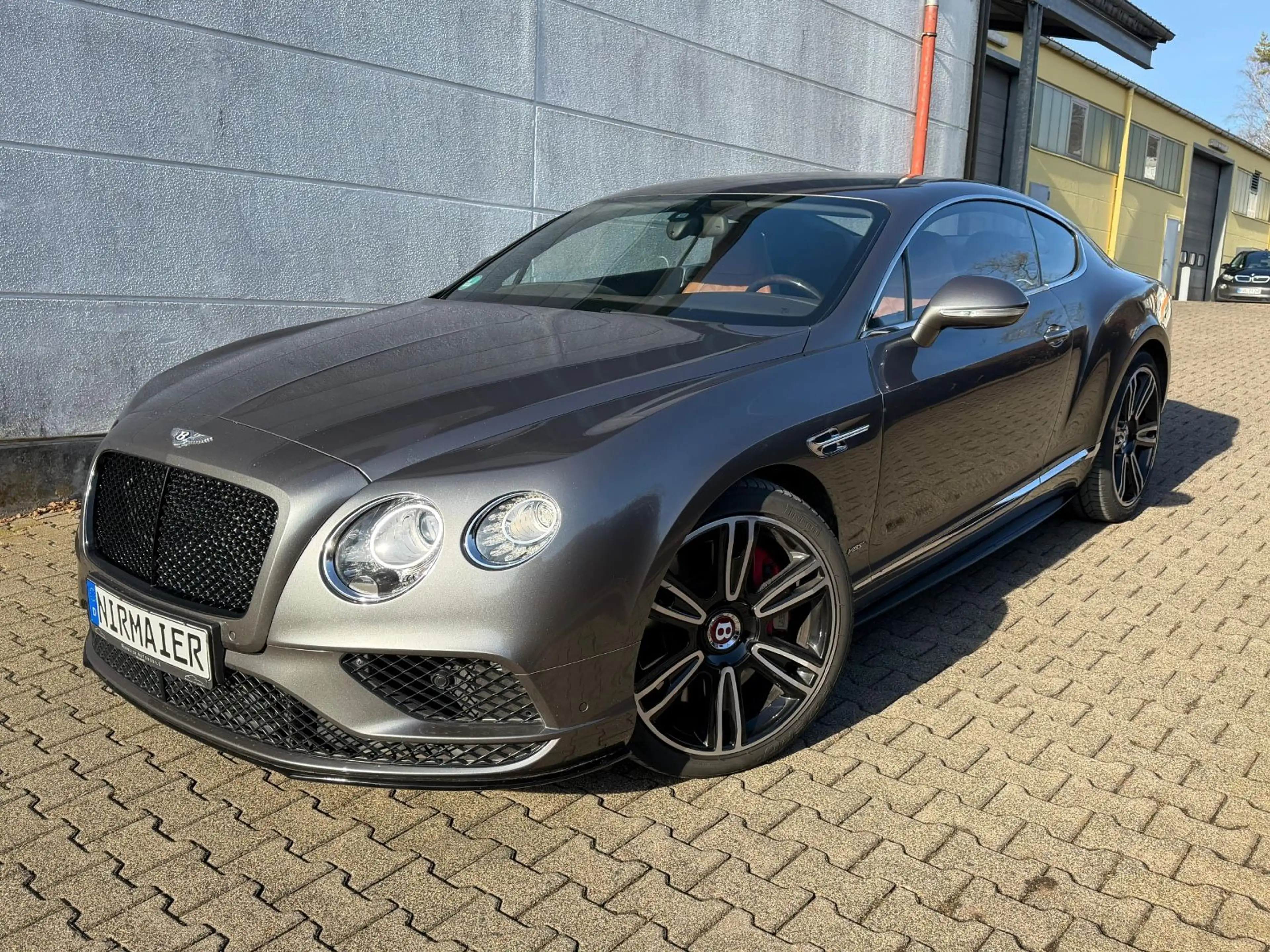 Bentley Continental GT CONTINENTAL GT 4.0 V8 S 4WD AKRAPOVIC — photo 3