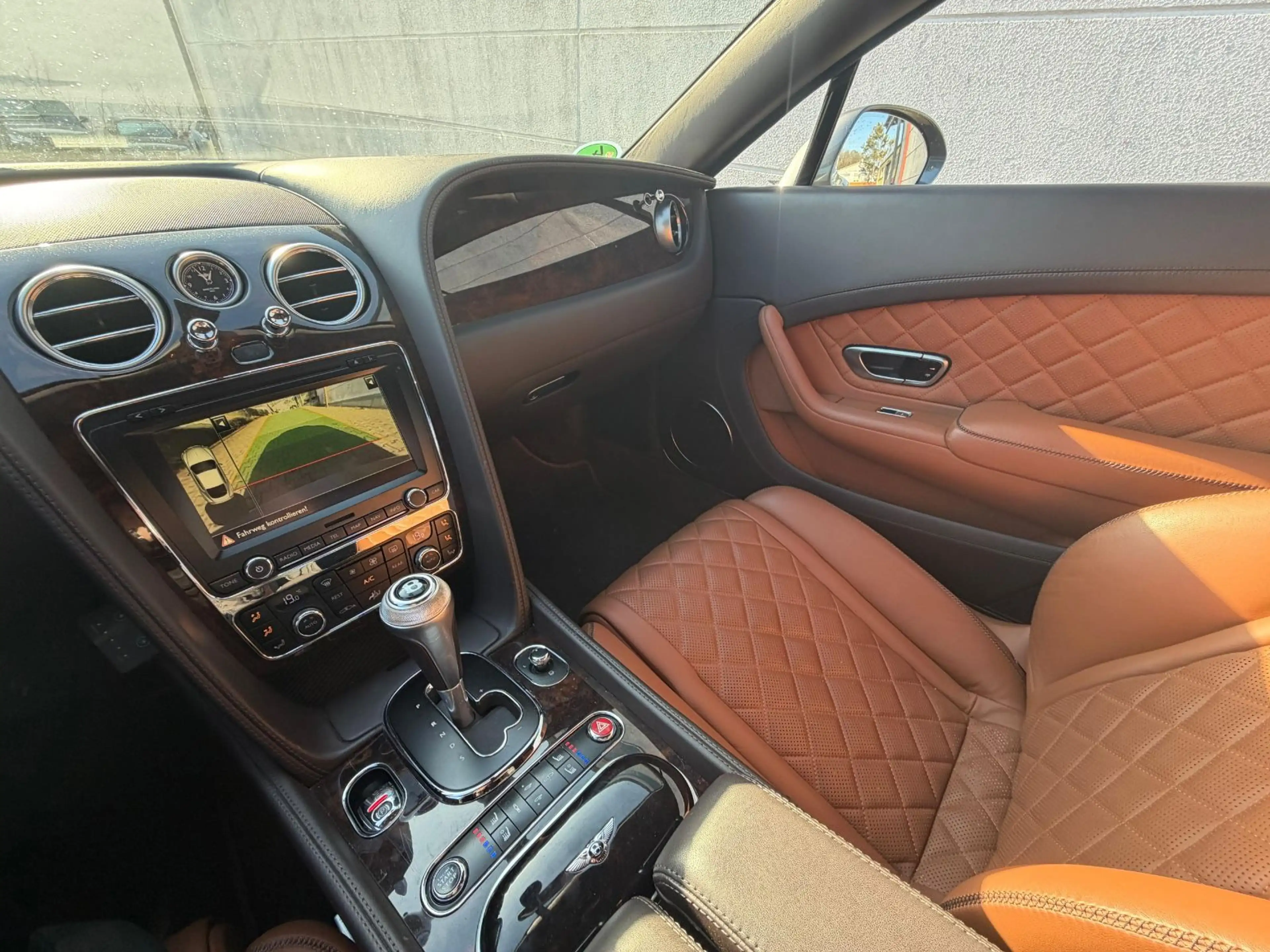 Bentley Continental GT CONTINENTAL GT 4.0 V8 S 4WD AKRAPOVIC — photo 9