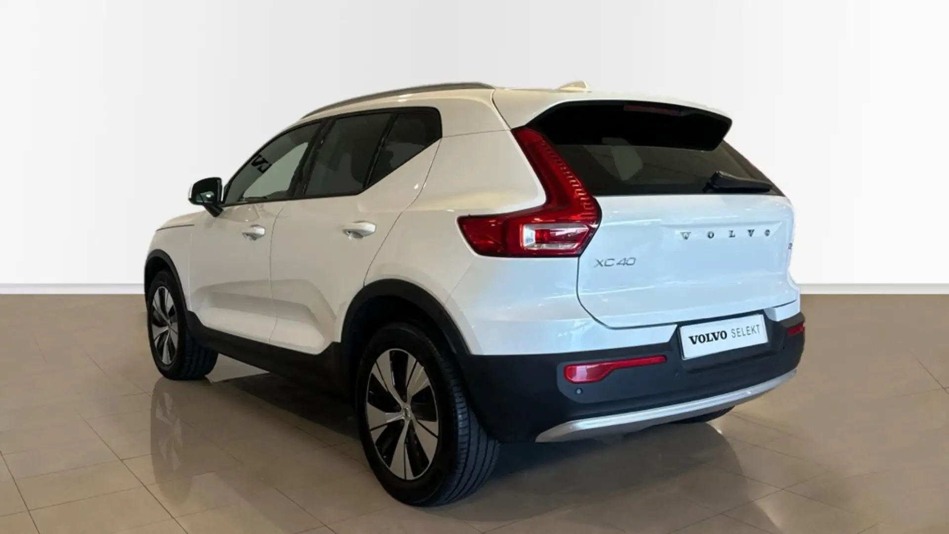 Volvo XC40 B3 Core Aut. Blanco - 2