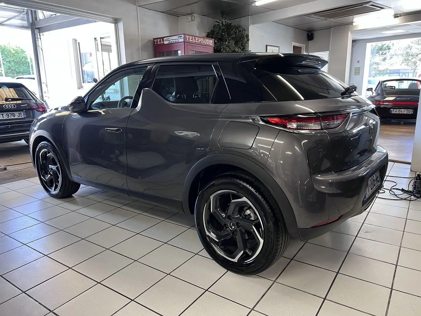 DS Automobiles DS 3 Crossback PURETECH 130CH GRAND CHIC AUTOMATIQUE 7CV Gris - 2