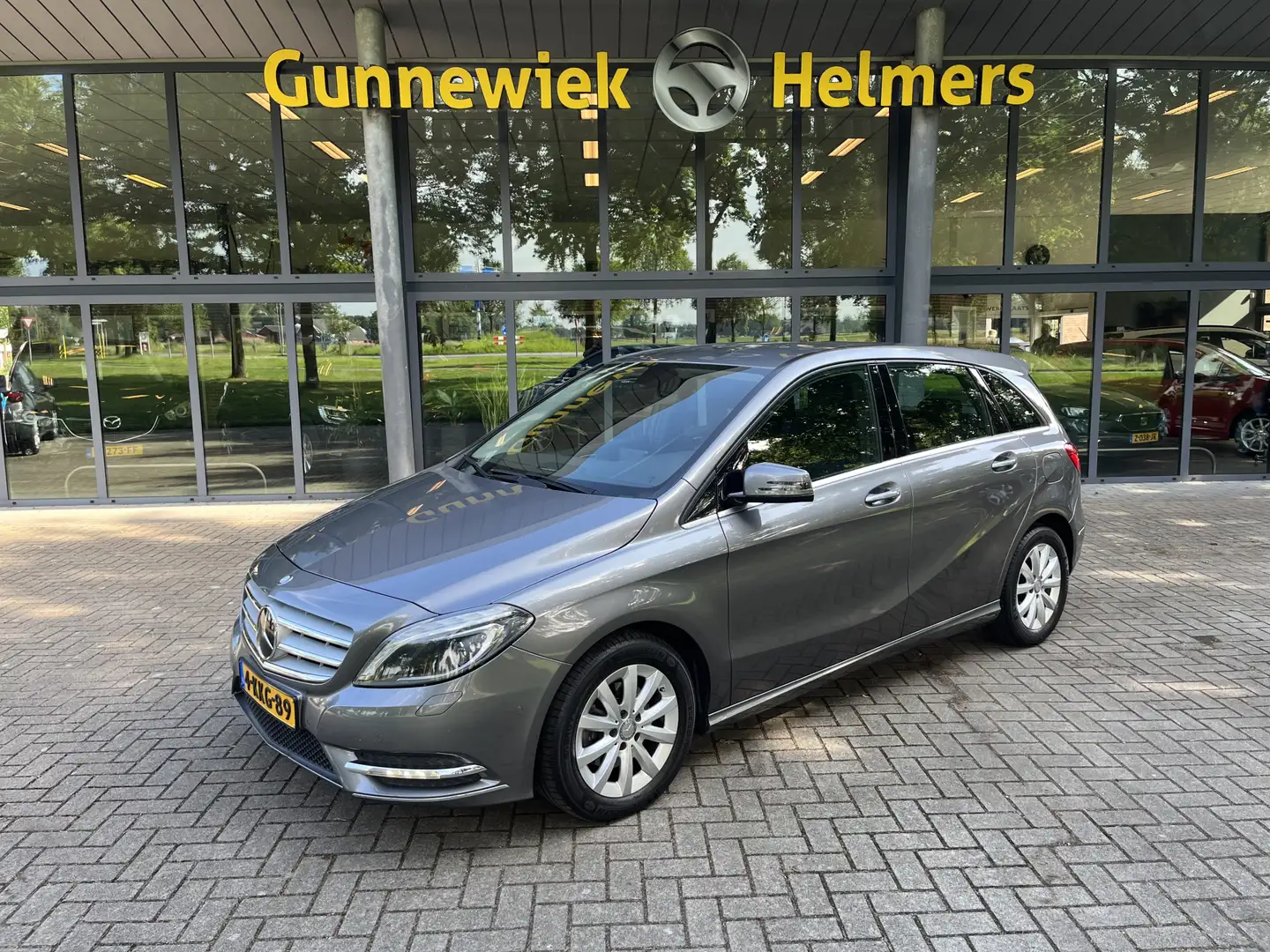Mercedes-Benz B 200 Ambition | AUTOMAAT | BLUETOOTH | CRUISE | NAVI | Grijs - 1