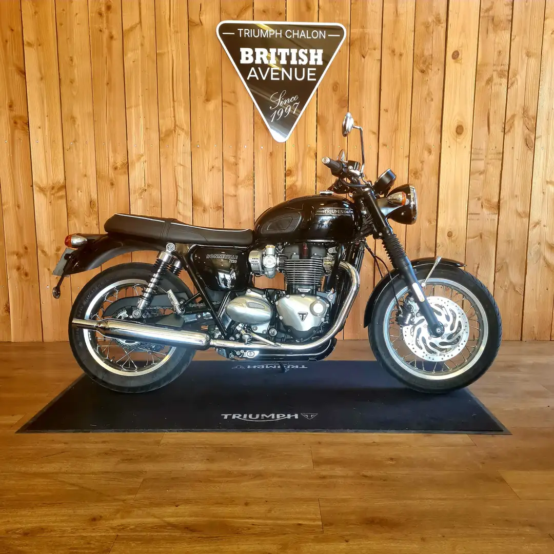 Triumph Bonneville T120 - 1