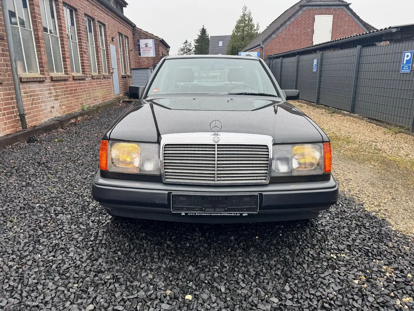 Mercedes-Benz 300 E 4Matic Erstlack 126000km Originalzustand Bleu - 2
