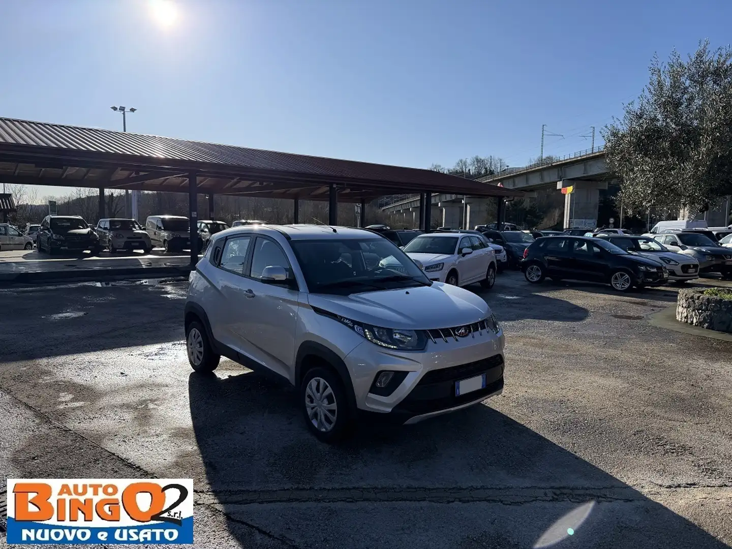 Mahindra KUV100 KUV100 1.2 K8 Silber - 2