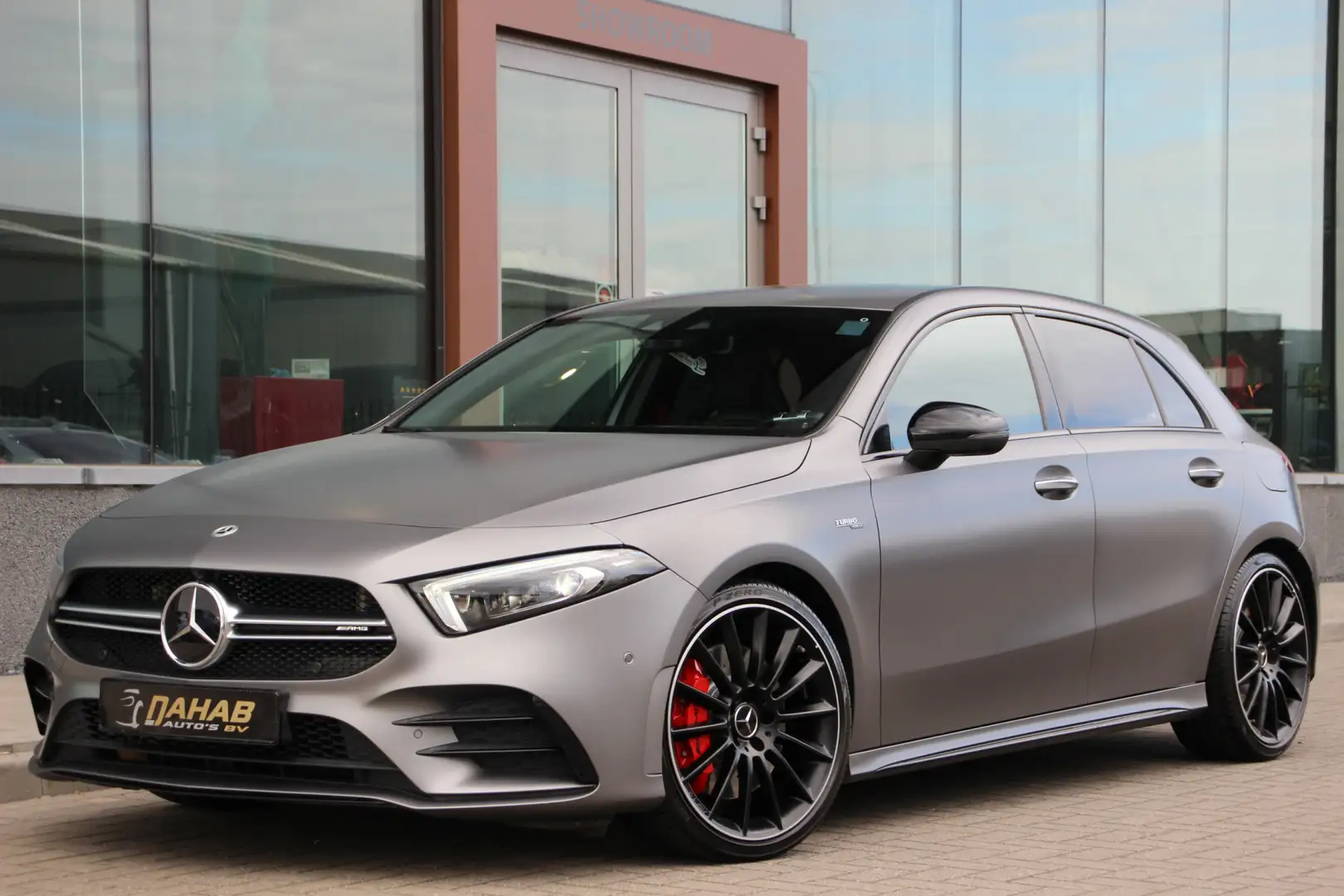 Mercedes-Benz A 35 AMG 4MATIC Premium Plus | SCHAALSTOELEN | 360 CAMERA | Gris - 1
