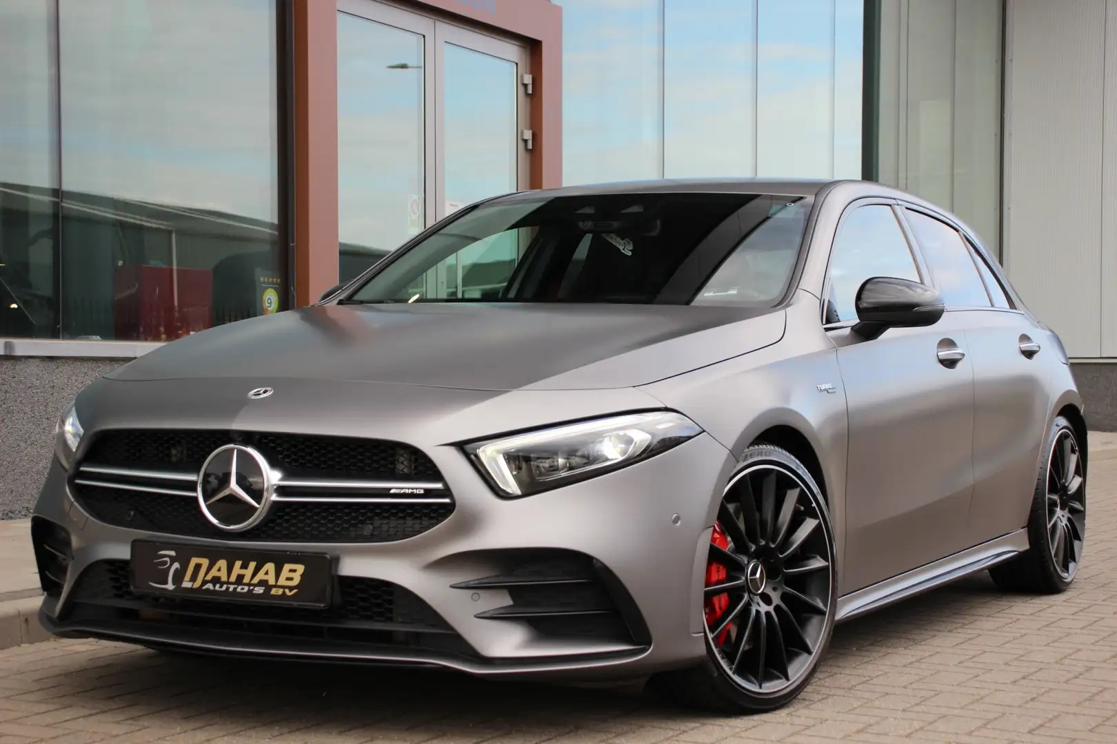 Mercedes-Benz A 35 AMG 4MATIC Premium Plus | SCHAALSTOELEN | 360 CAMERA | Gris - 2