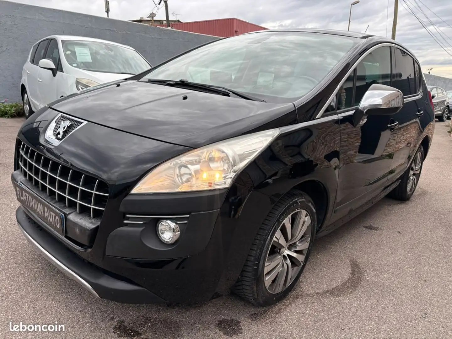 Peugeot 3008 1.6 HDI 112 Fap Premium Noir - 2