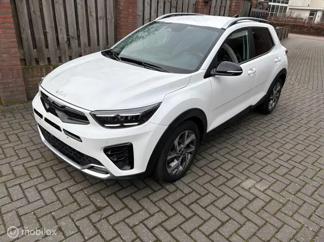 Kia Stonic 1.0 GT-Line met rechter voorschade