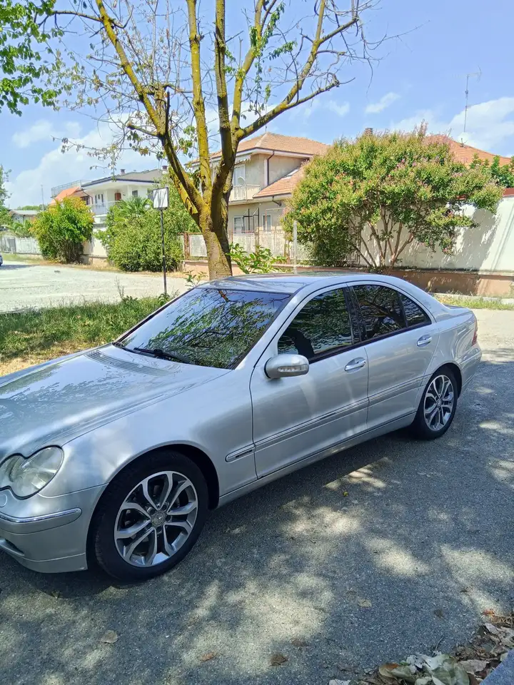 Mercedes-Benz C 220