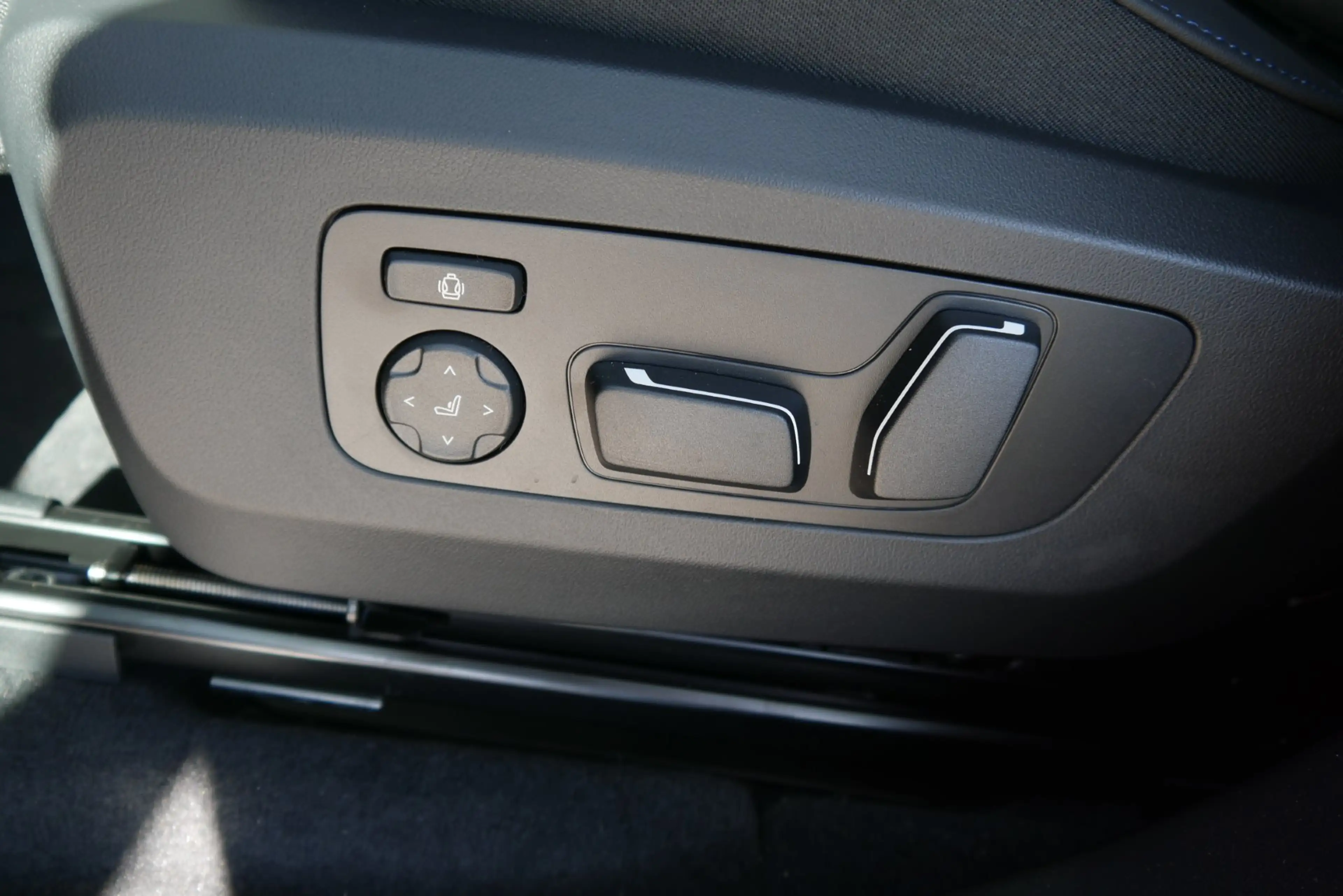 BMW X3 30e xDrive *M-Paket Pro/AHK/Harman Kardon/Innovationspaket/Sitzlüftung/DA-Prof./360°/Adapt. LED* — photo 12