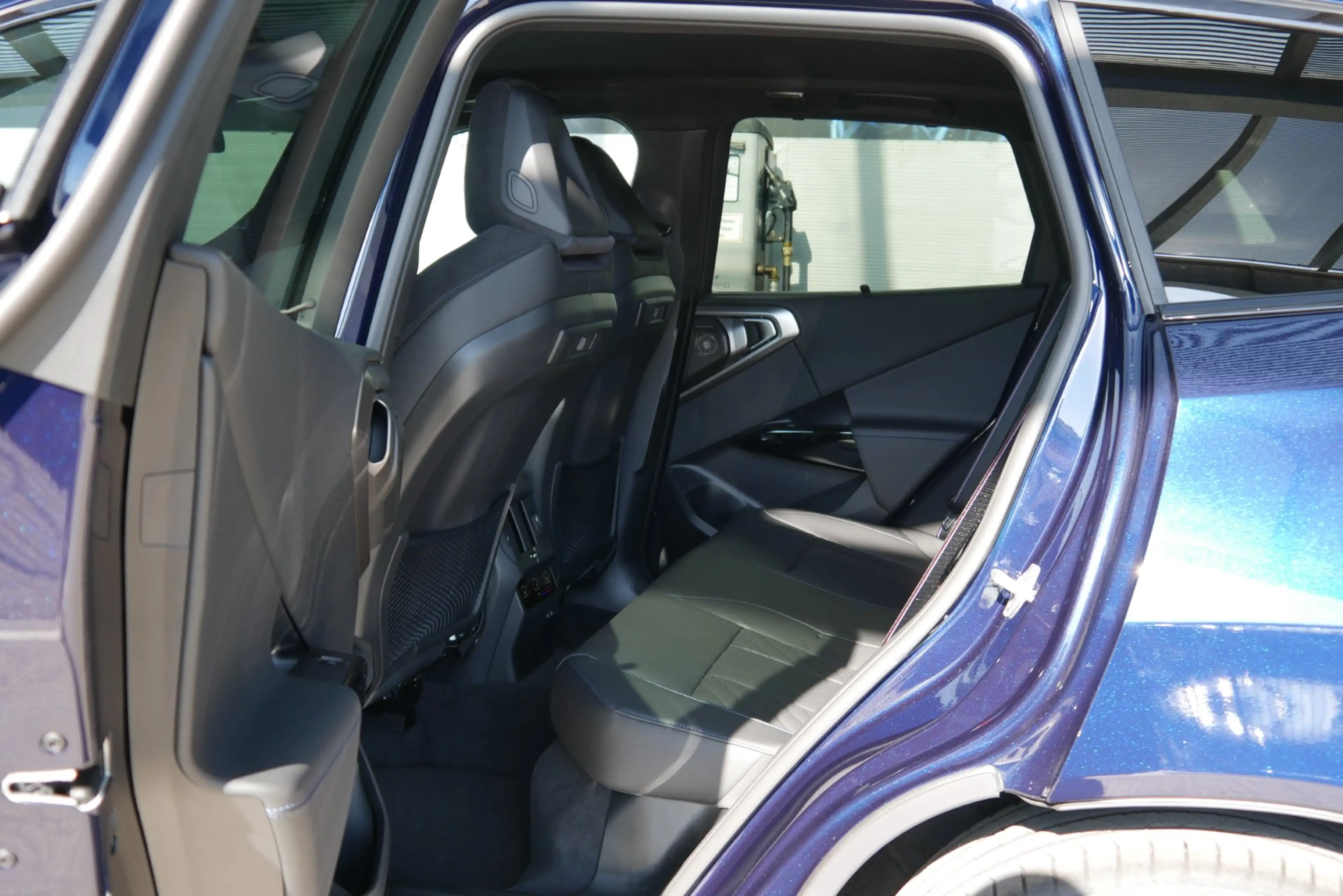 BMW X3 30e xDrive *M-Paket Pro/AHK/Harman Kardon/Innovationspaket/Sitzlüftung/DA-Prof./360°/Adapt. LED* — photo 5