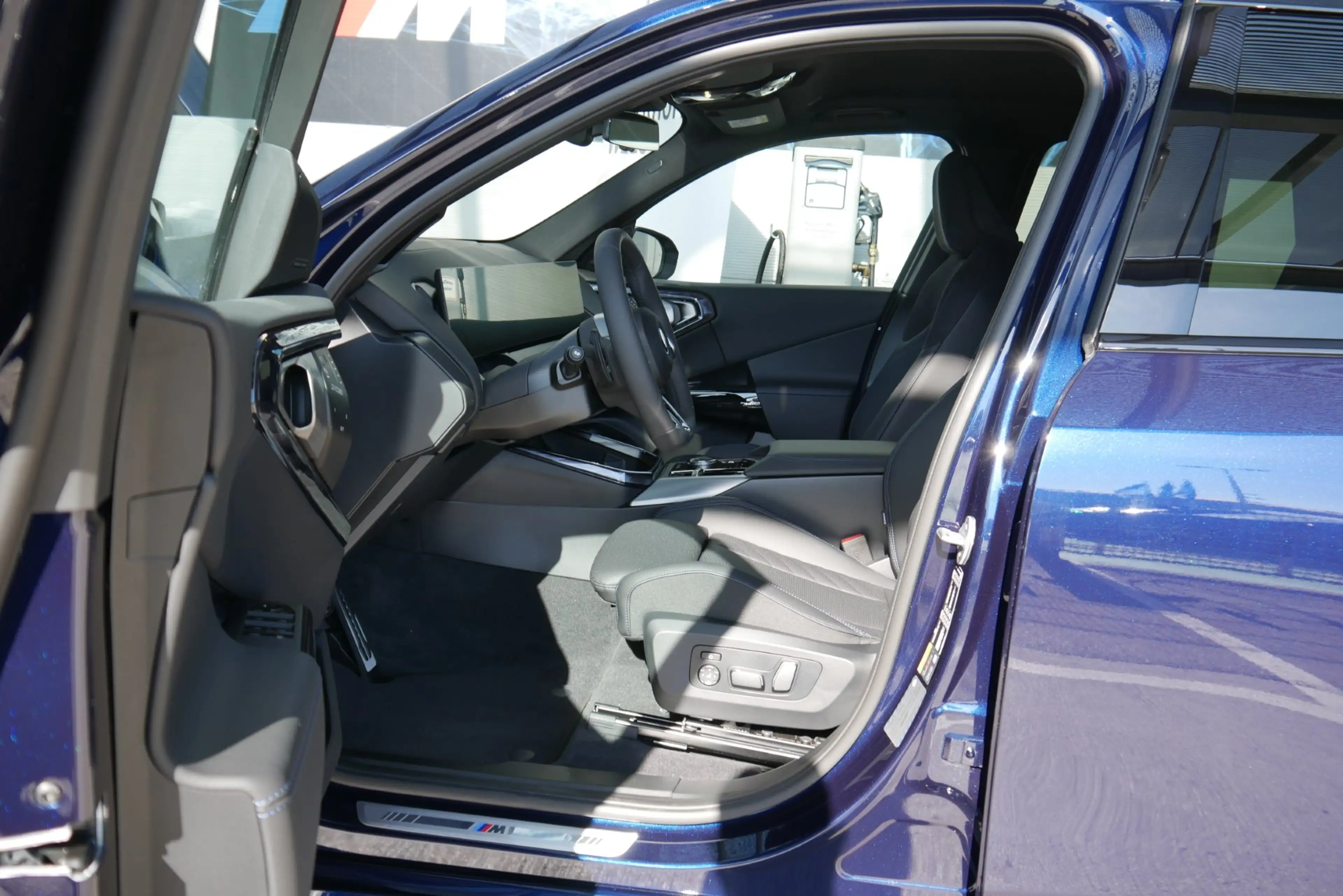 BMW X3 30e xDrive *M-Paket Pro/AHK/Harman Kardon/Innovationspaket/Sitzlüftung/DA-Prof./360°/Adapt. LED* — photo 7