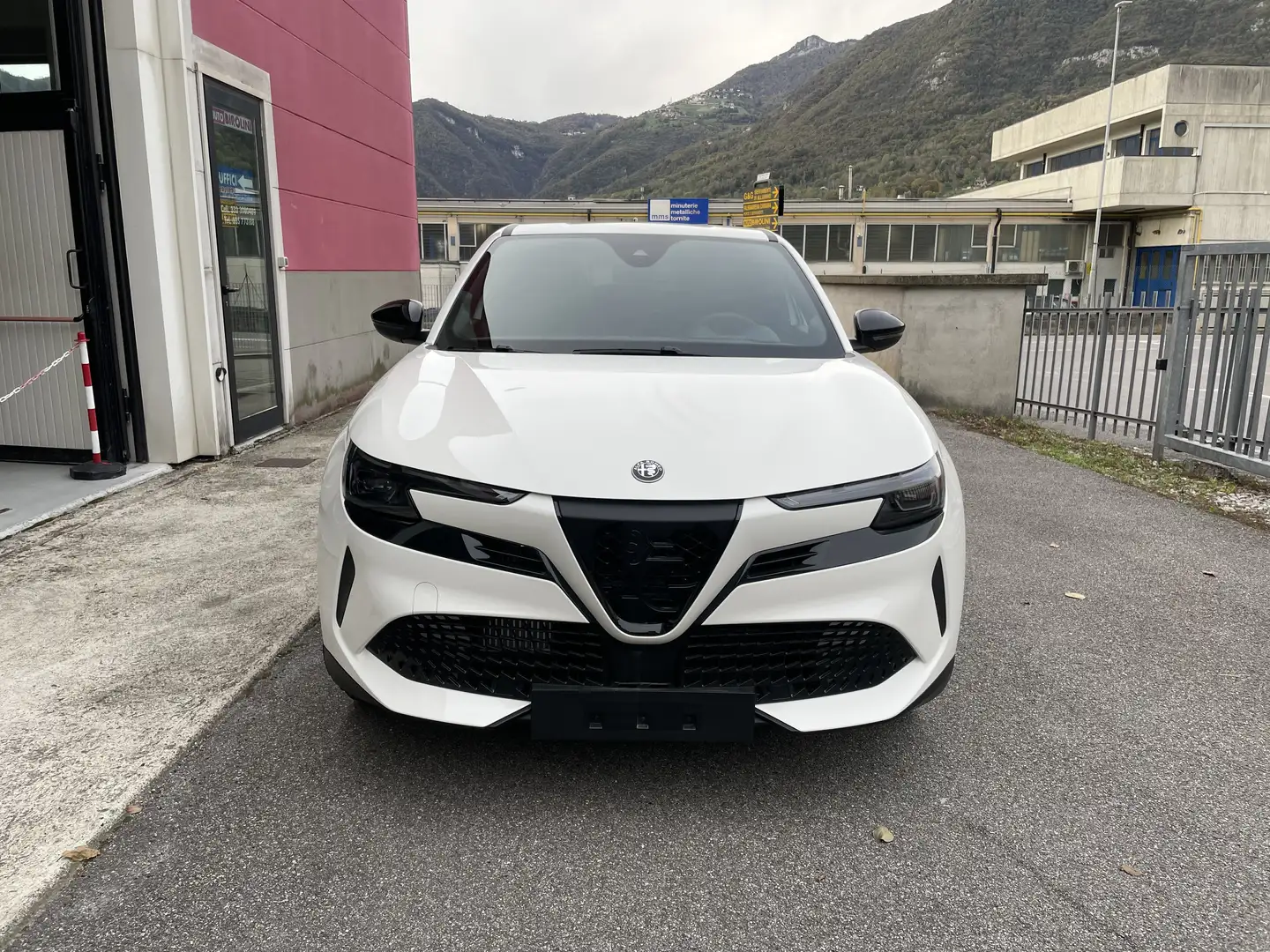 Alfa Romeo Junior Junior 1.2 ibrida Speciale 136cv edct6 Weiß - 2