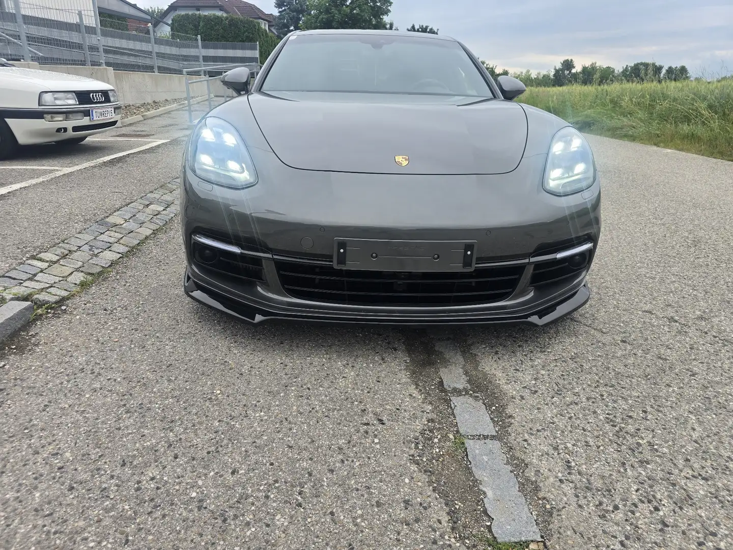Porsche Panamera 4S Aut. Grau - 1