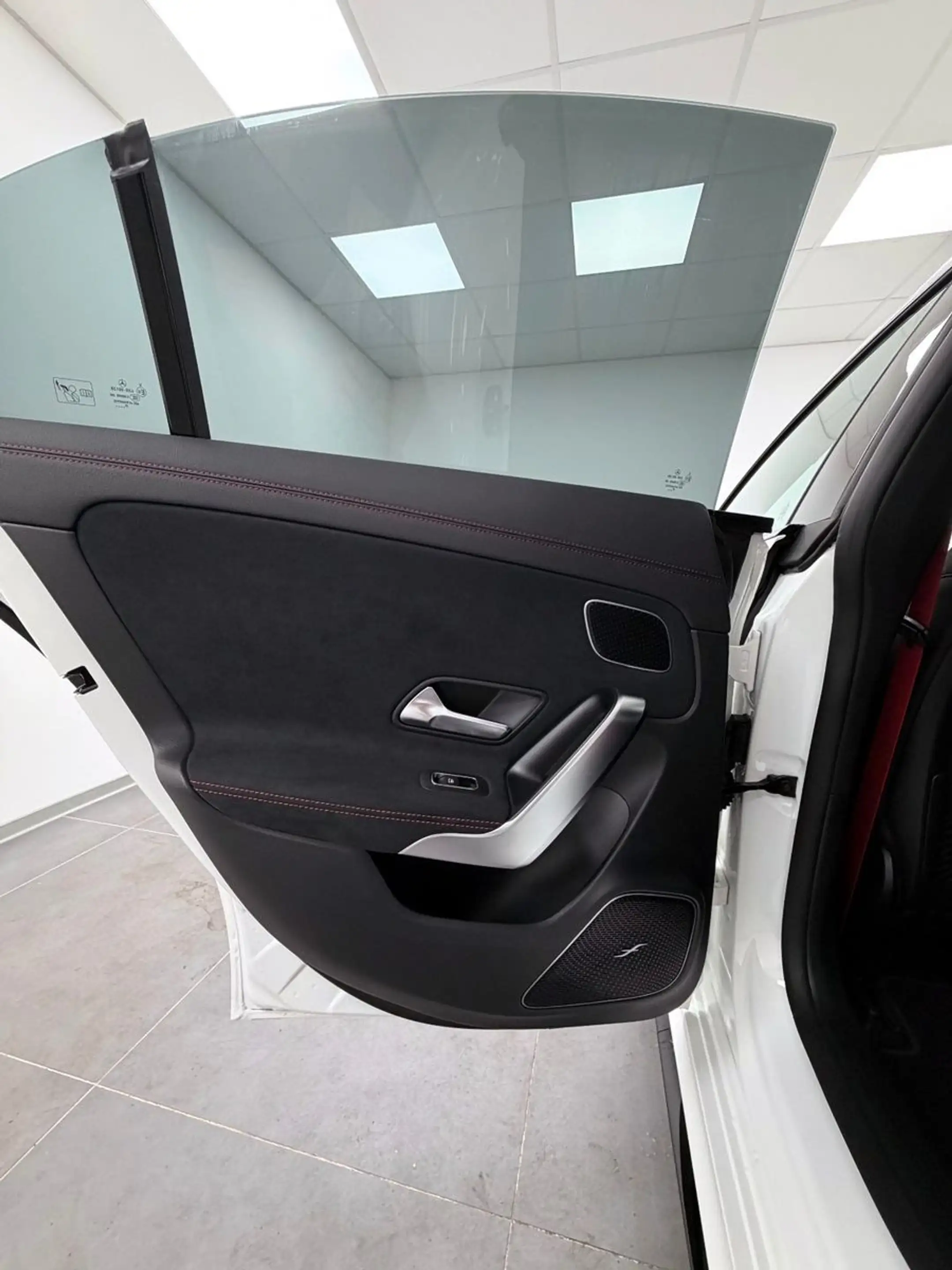 Mercedes-Benz CLA 35 AMG 4Matic.PANO.360°KAM.HUD.LED.NIGHT — photo 23