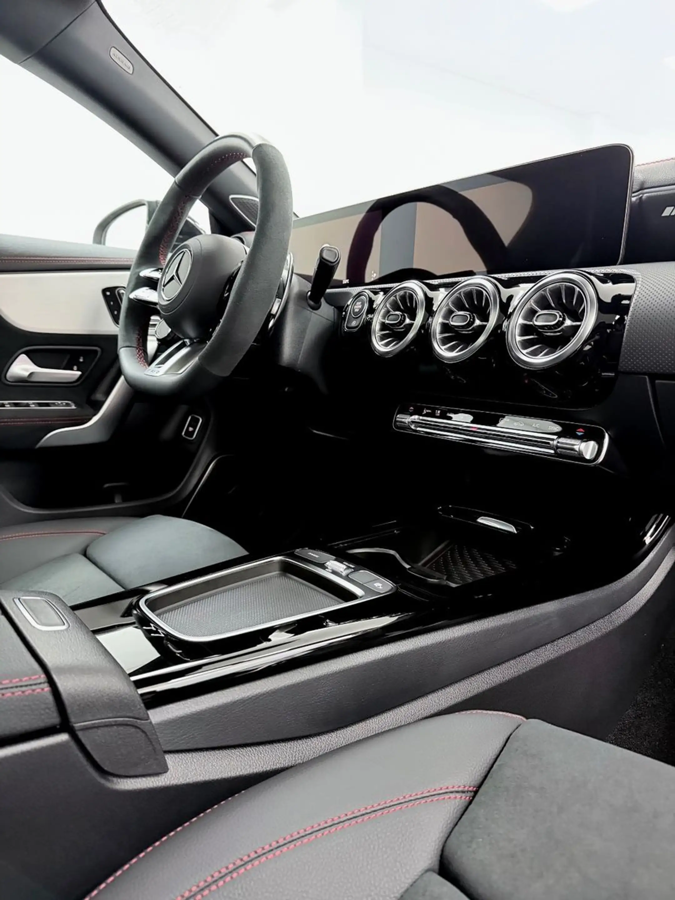 Mercedes-Benz CLA 35 AMG 4Matic.PANO.360°KAM.HUD.LED.NIGHT — photo 17