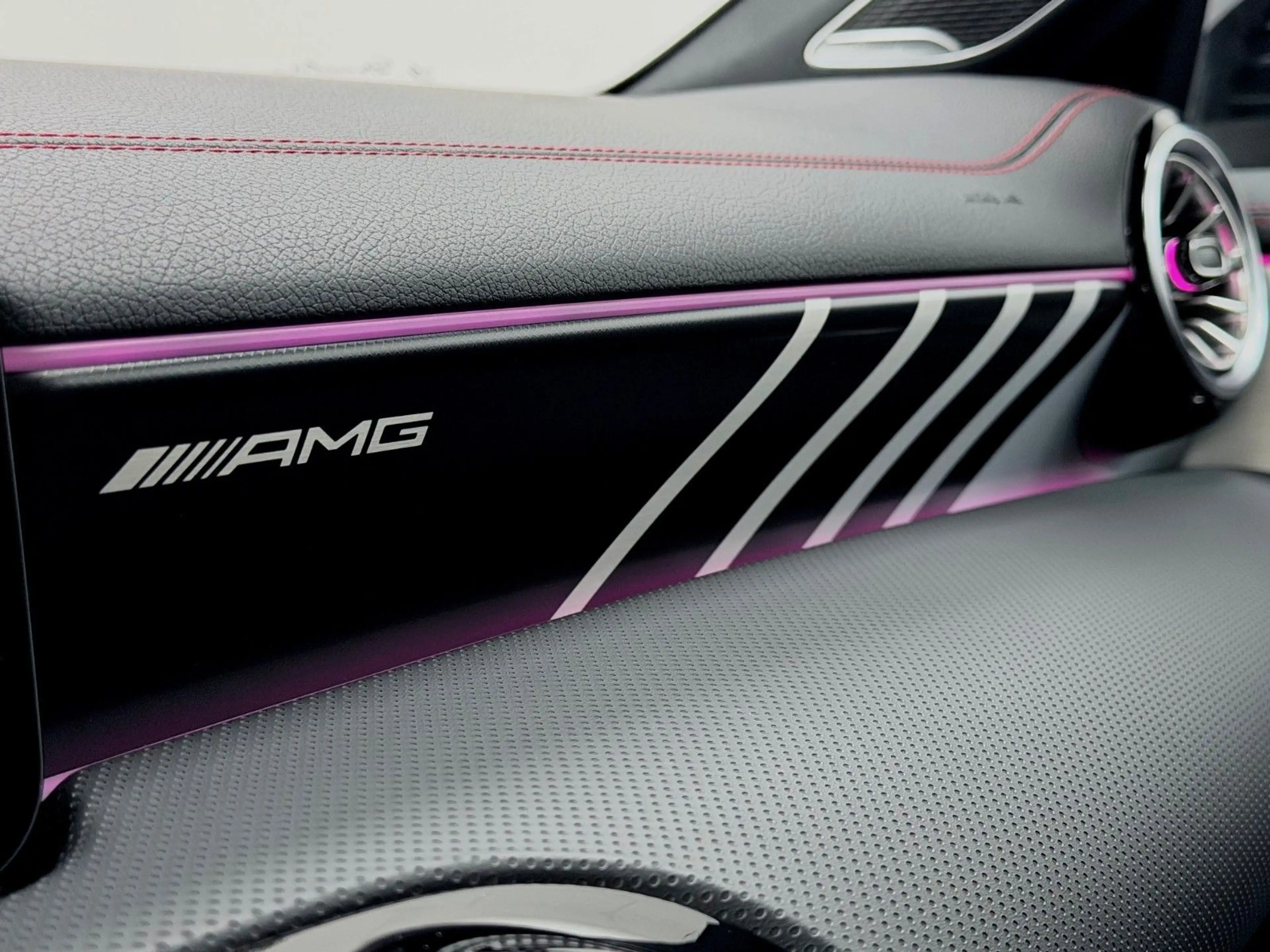 Mercedes-Benz CLA 35 AMG 4Matic.PANO.360°KAM.HUD.LED.NIGHT — photo 30
