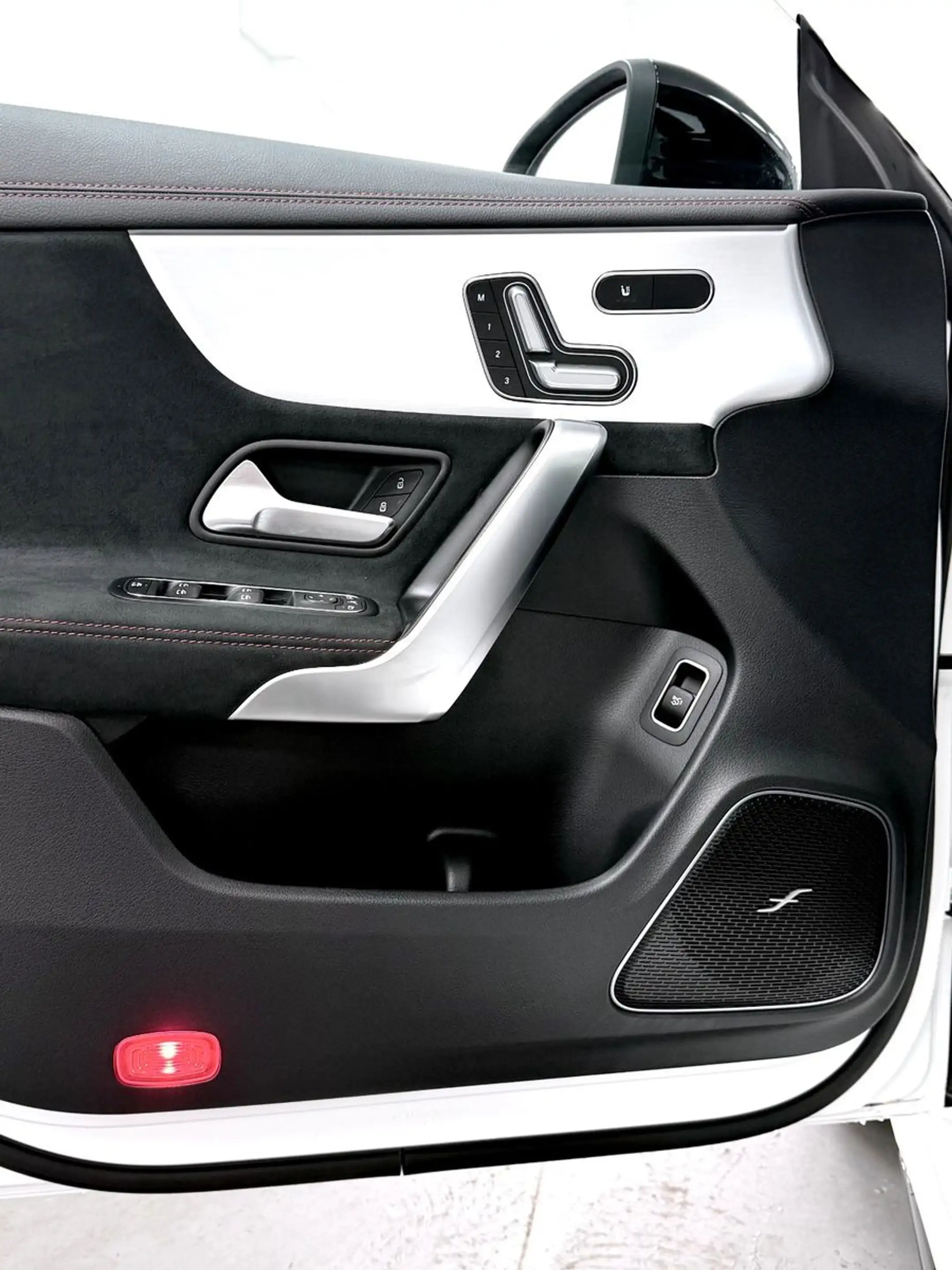Mercedes-Benz CLA 35 AMG 4Matic.PANO.360°KAM.HUD.LED.NIGHT — photo 14