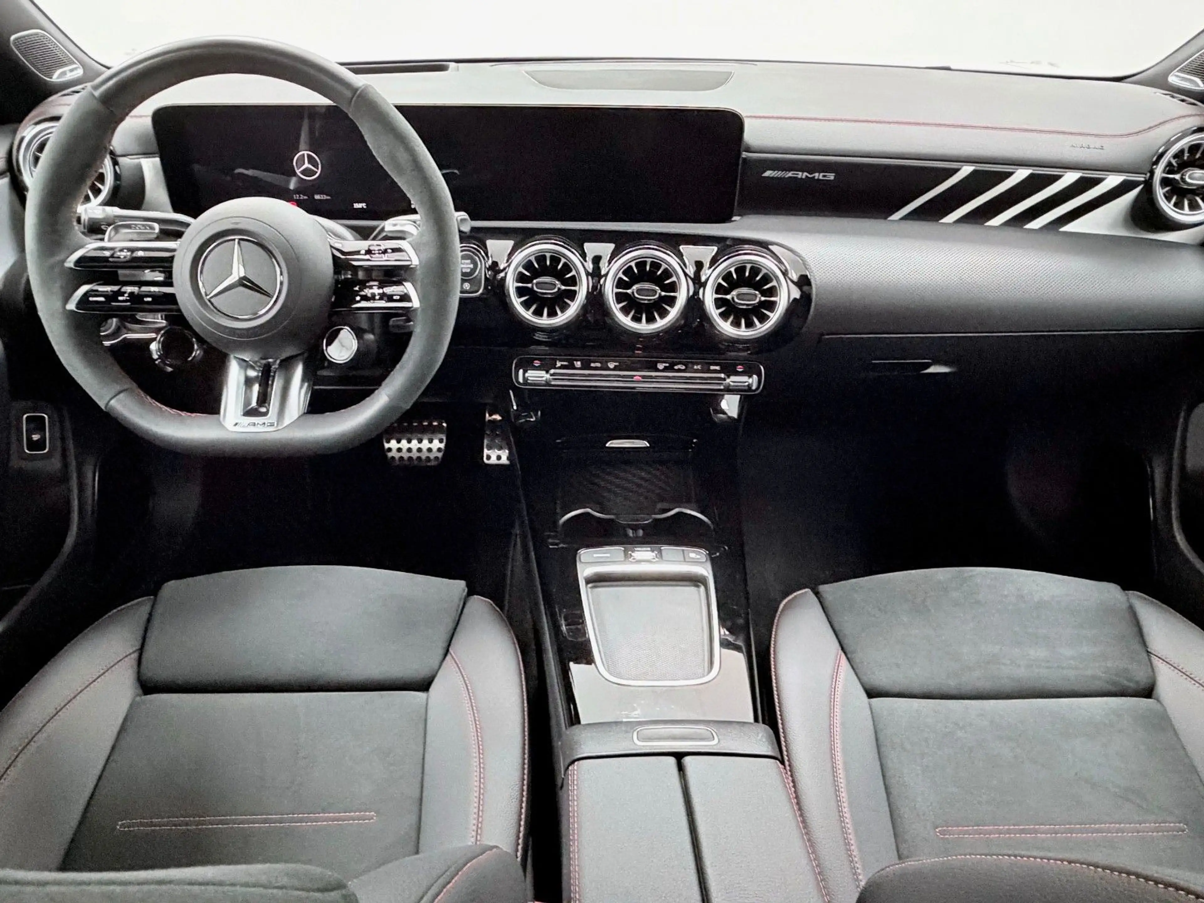 Mercedes-Benz CLA 35 AMG 4Matic.PANO.360°KAM.HUD.LED.NIGHT — photo 12