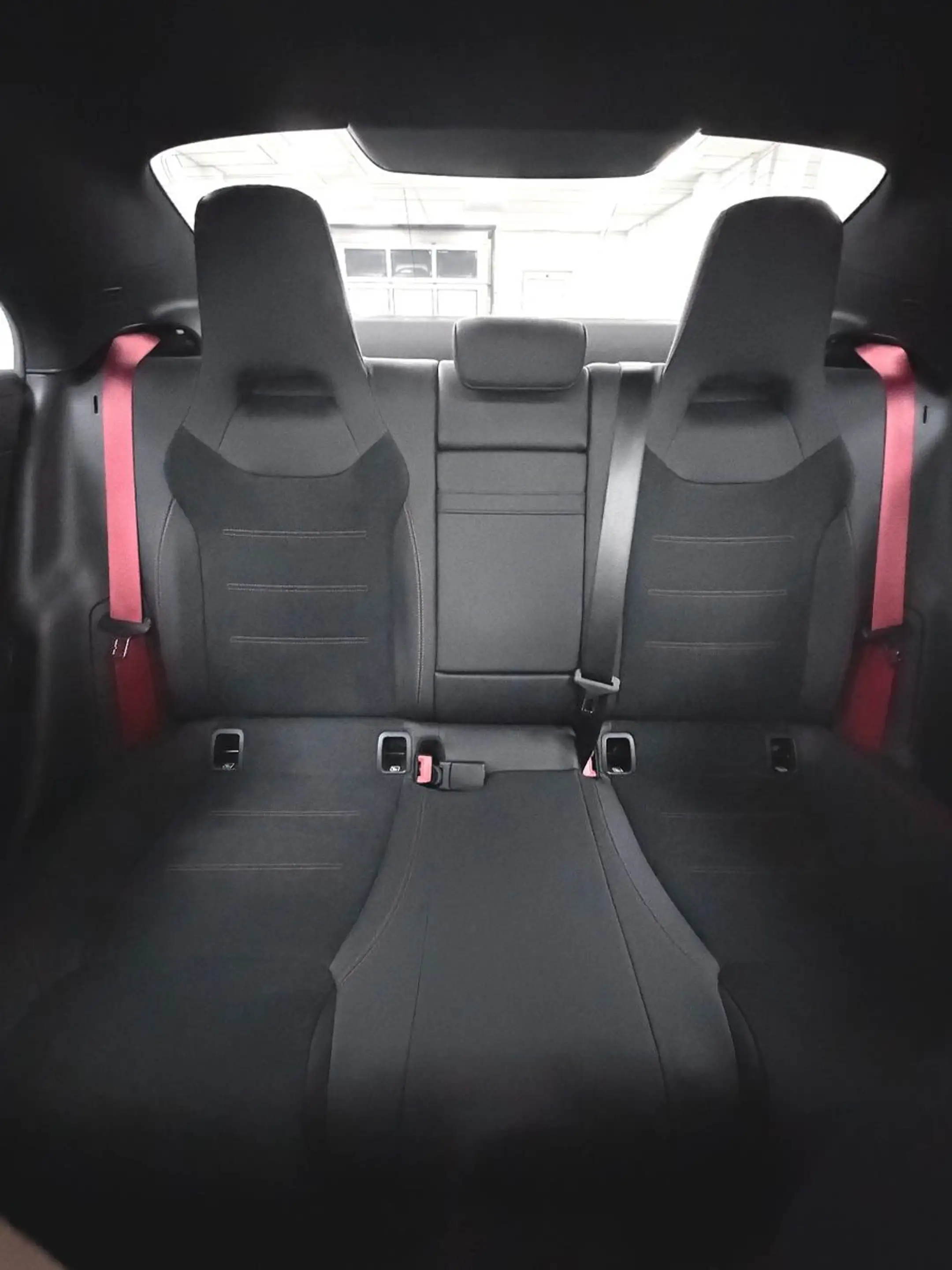 Mercedes-Benz CLA 35 AMG 4Matic.PANO.360°KAM.HUD.LED.NIGHT — photo 46