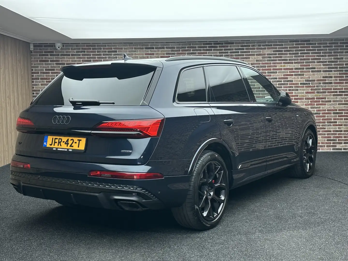 Audi Q7 55 TFSI e quattro S Line Advanced B&O Exclusive kl Blauw - 2