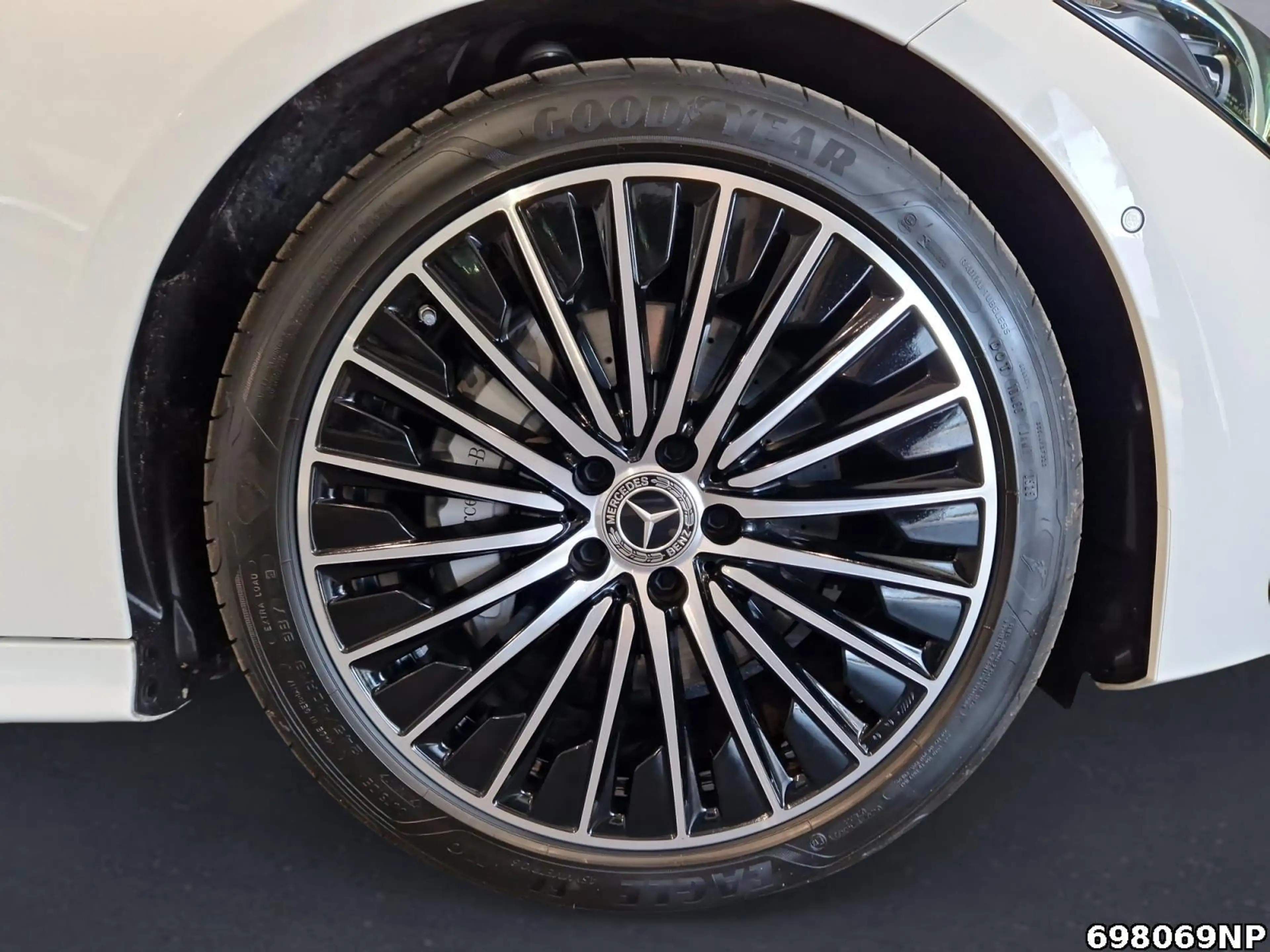 Mercedes-Benz CLE 220 d Coupé AMG Panorama Memory KEYLESS LED — photo 5