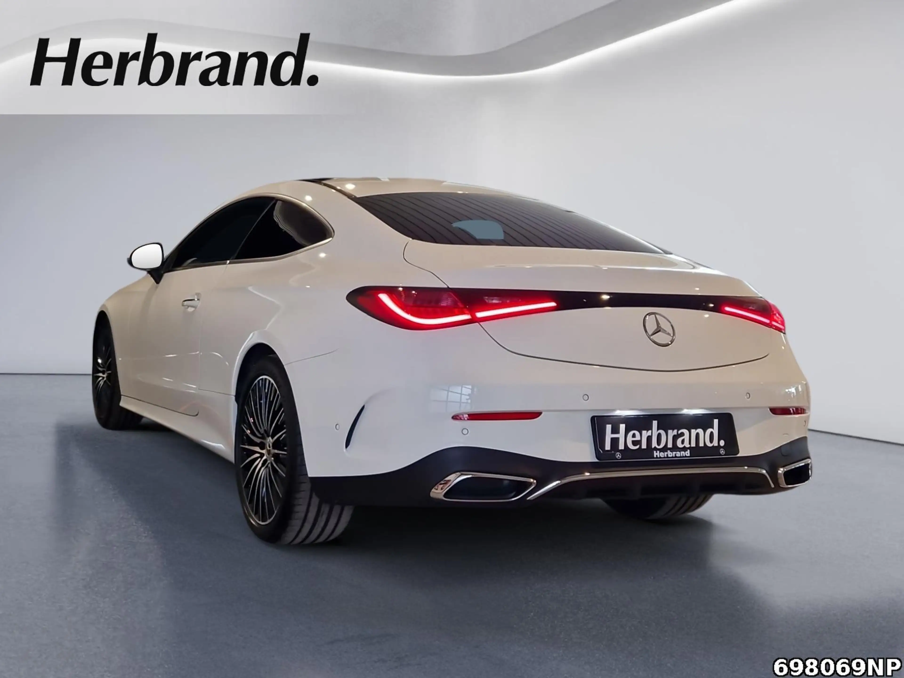 Mercedes-Benz CLE 220 d Coupé AMG Panorama Memory KEYLESS LED — photo 4
