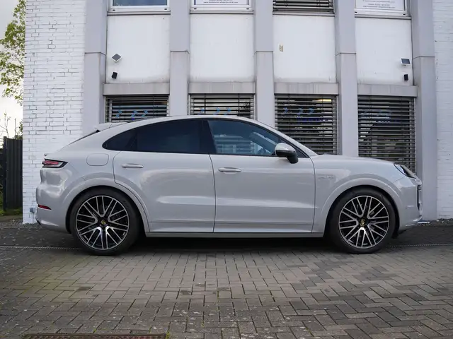 Porsche Cayenne E-Hybrid Coupé SPORTDESIGN-INNODRI-BOSE-22TURBO