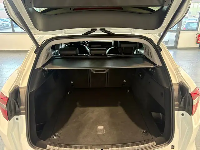 Alfa Romeo Stelvio view 6