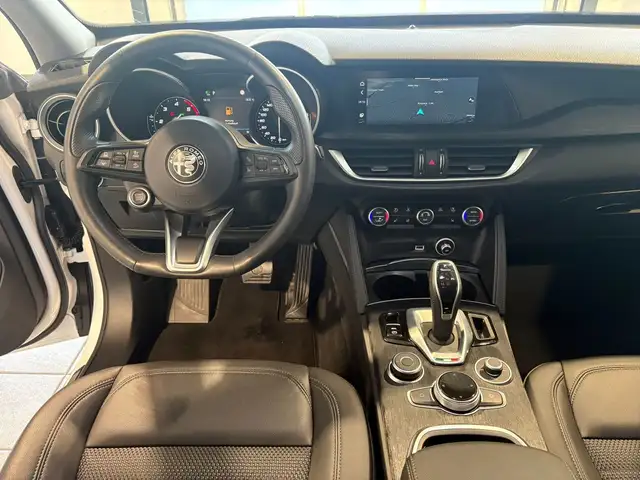 Alfa Romeo Stelvio view 9