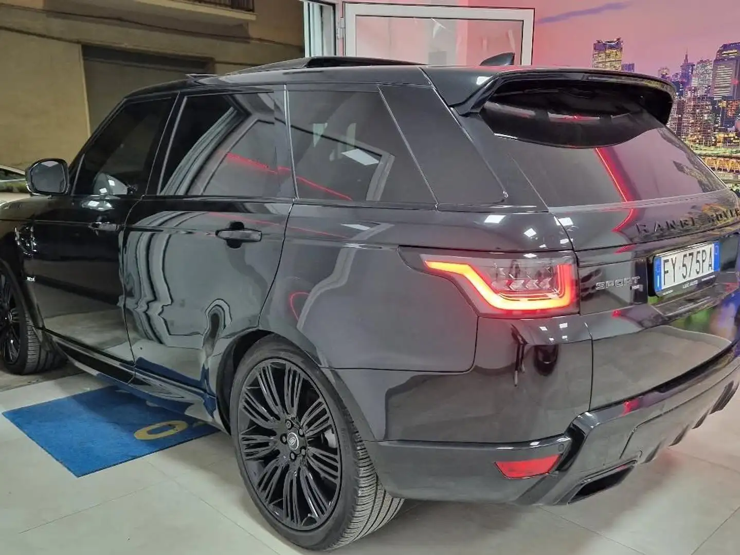 Land Rover Range Rover Sport Range Rover Sport 3.0 sdV6 HSE Dynamic 249cv Noir - 2