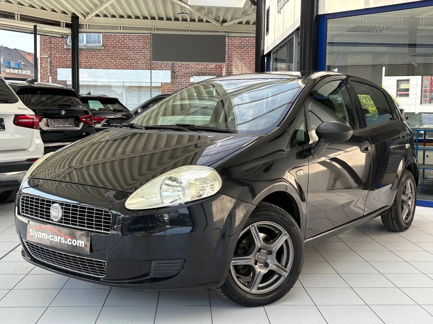 Fiat Grande Punto 1.4i 8v * 5 PORTES * CLIM * JANTES * 1ER PROP * Negro - 1