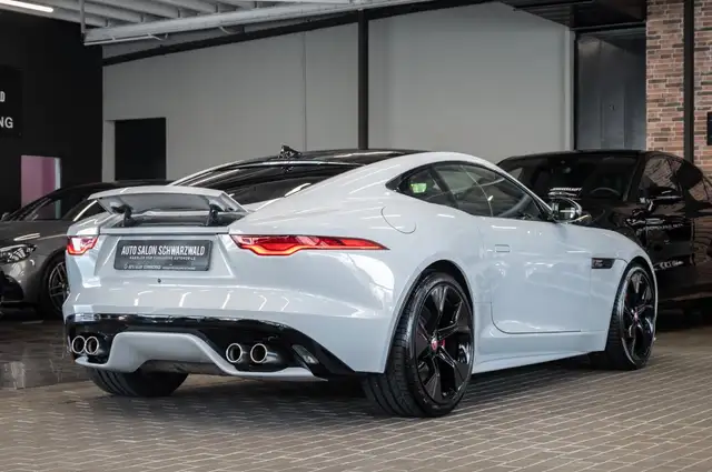 Jaguar F-Type view 7