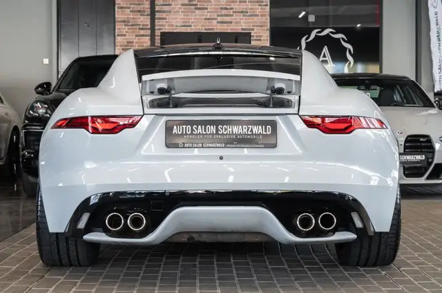 Jaguar F-Type view 9