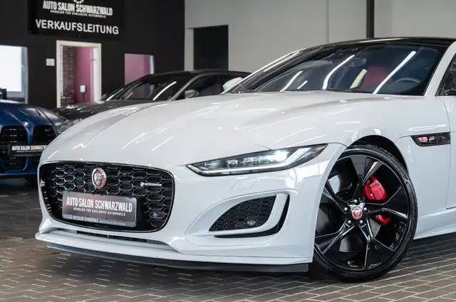 Jaguar F-Type view 3