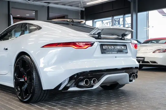Jaguar F-Type view 11