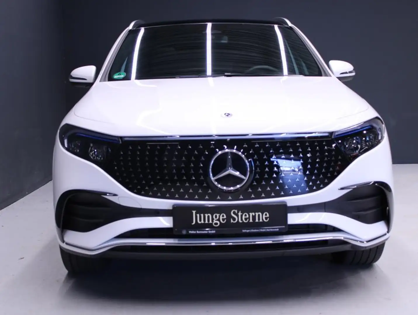 Mercedes-Benz EQA 350 4M AMG+Pano+MBUX+Ambiente+Navi+CarPlay Weiß - 2