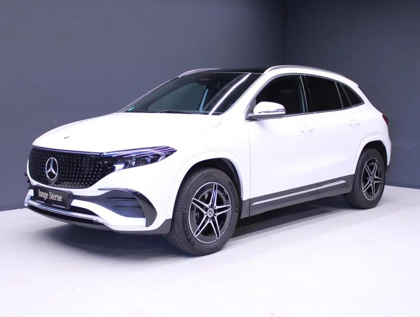 Mercedes-Benz EQA 350 4M AMG+Pano+MBUX+Ambiente+Navi+CarPlay Weiß - 1