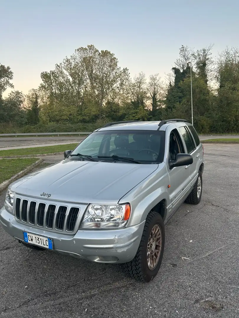 Jeep Grand Cherokee 2.7 crd Limited auto Szary - 1