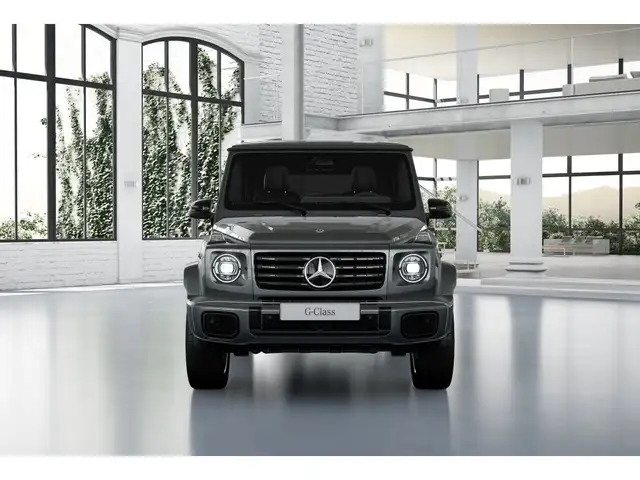 Mercedes-Benz G 500 view 2