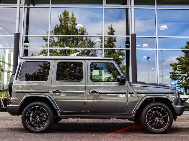 Mercedes-Benz G-Class view 8