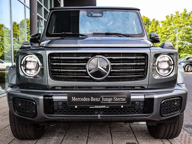 Mercedes-Benz G-Class view 10