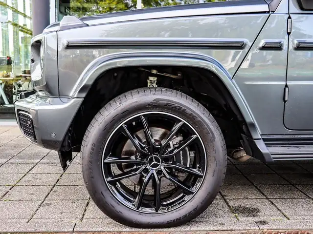 Mercedes-Benz G-Class view 11