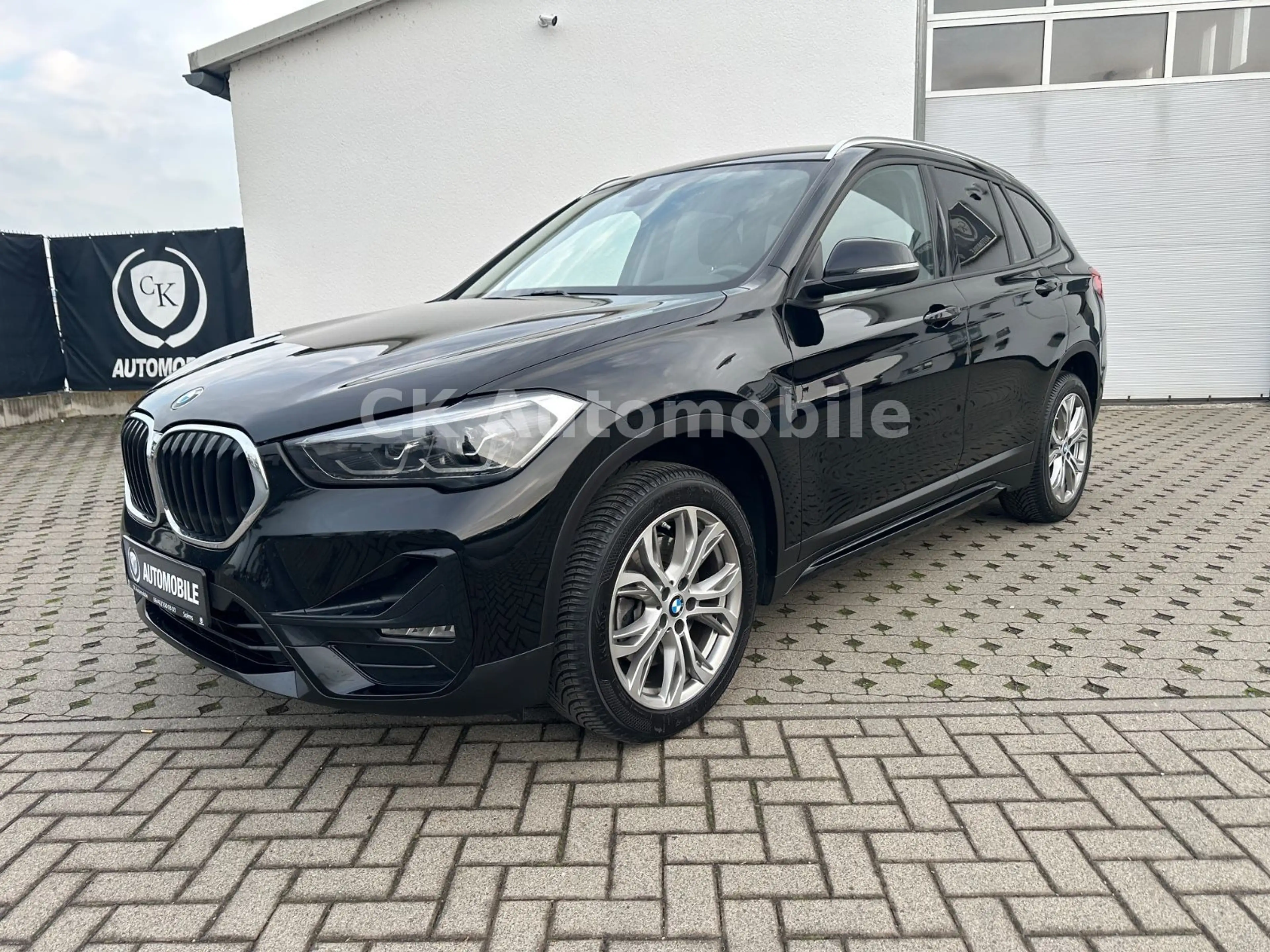 BMW X1 sDrive 20d Sport-Line/Navi/LED/Tempomat/AHK